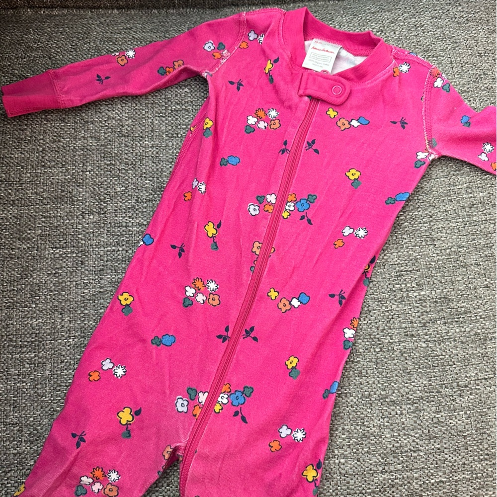 hanna andersson pink flower zip sleeper